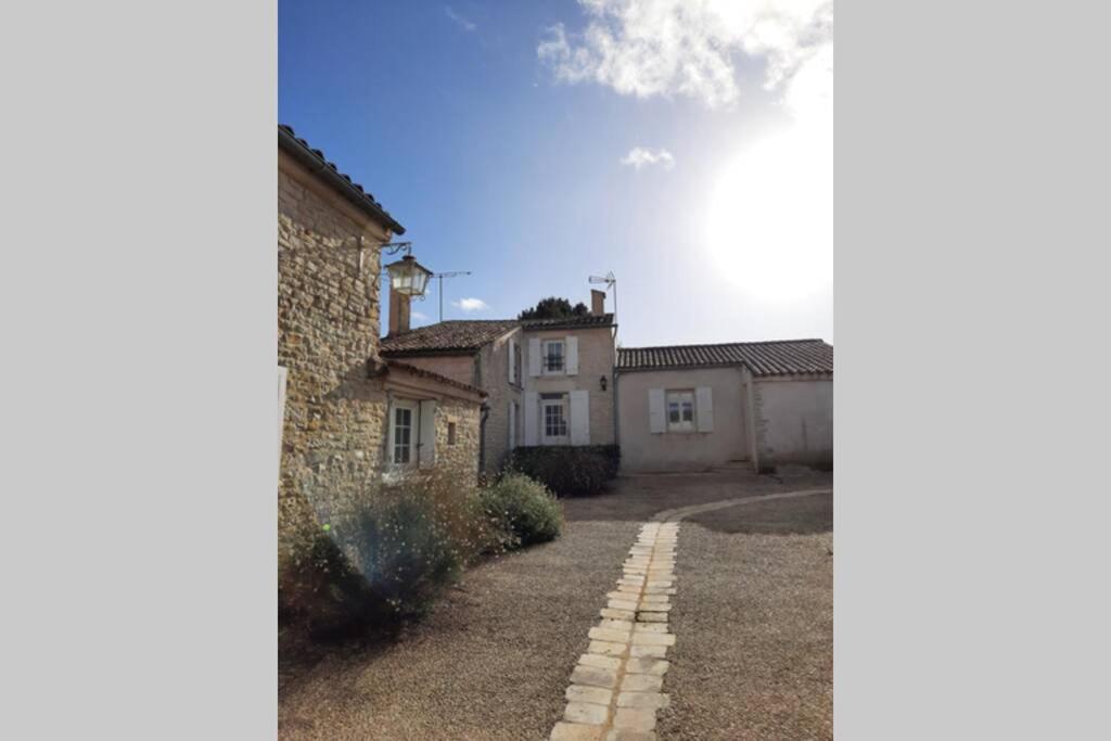 Ferienwohnung La Jolie Parenthese Saint-Sauveur-d'Aunis Exterior foto